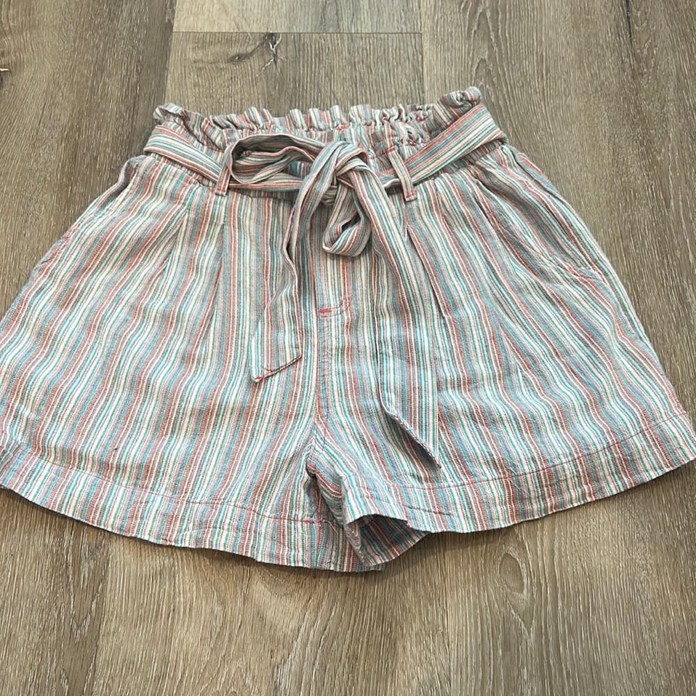 American eagle flowy shorts